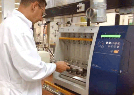 Un nuevo sistema para el análisis de la fibra totalmente automatizado muestra cómo la automatización máxima y la intervención humana mínima ayudan a hacer que un análisis de referencia de la fibra más sistemático. A su vez, los datos de referencia estables pueden ayudar a mejorar las calibraciones del instrumento NIR.