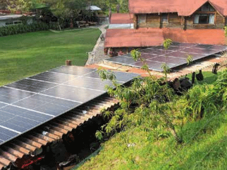 Paneles solares en Toledales.