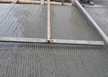 Pisos antideslizantes naturales y artificiales en construcciones ganaderas y su preparacion - Image 26