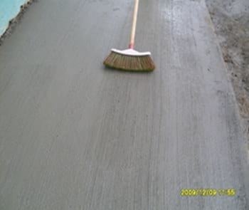 Pisos antideslizantes naturales y artificiales en construcciones ganaderas y su preparacion - Image 23