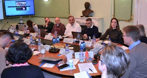 España - Bacteriófagos: nueva estrategia frente a las resistencias bacterianas en el sector avícola - Image 2