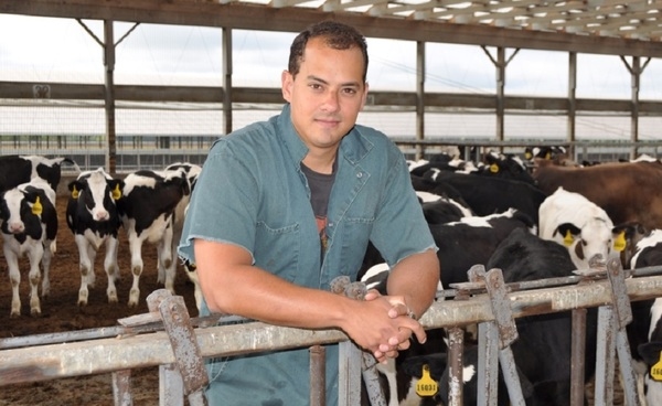 Soluciones innovadoras para reducir el estrés en ganado lechero, Dr. Rodrigo Bicalho - Image 1