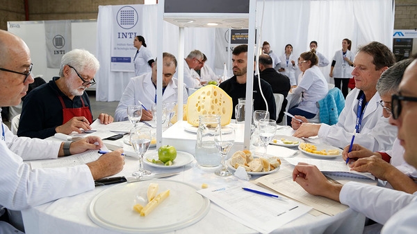 El certamen lácteo del año que premiará los mejores quesos santafesinos y dulces de leche del mundo - Image 1