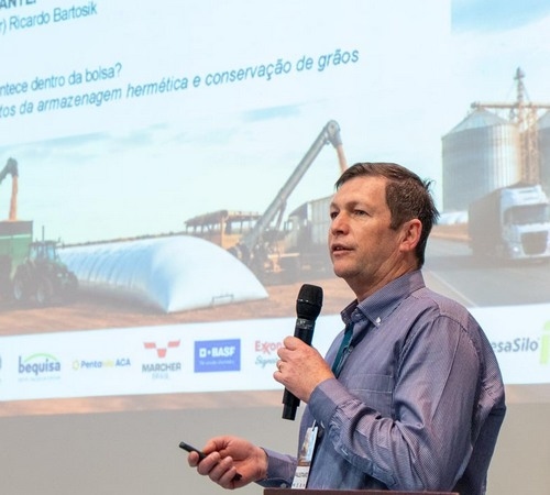 Brasil - Ricardo Bartosik en el 2º Simposio Internacional de Silo Bolsa - Image 1