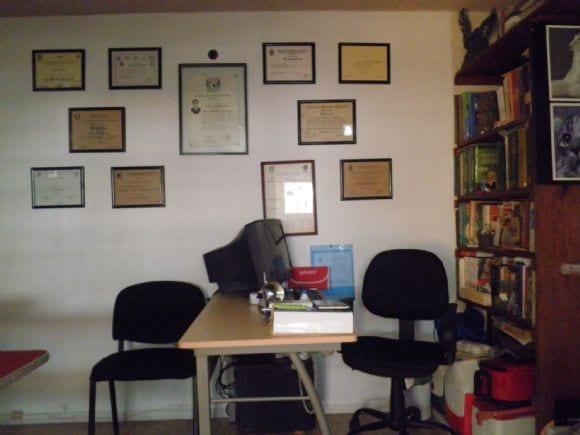 Recepciòn, y consulta externa 24 horas.