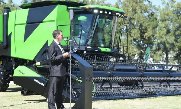 Argentina - Presentaron nueva cosechadora de producción nacional - Image 1