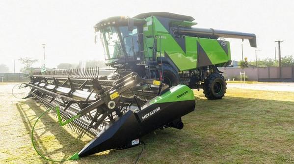 Argentina - Presentaron nueva cosechadora de producción nacional - Image 2