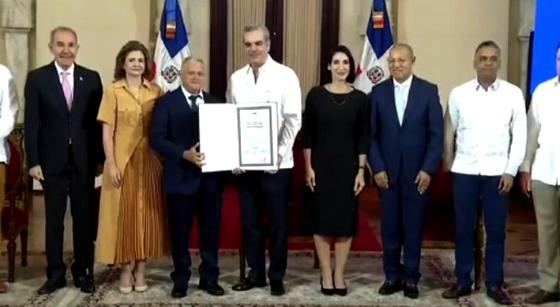 Rep. Dominicana - Reconocen al Dr. Vásquez Martínez por ejemplar labor docente - Image 1