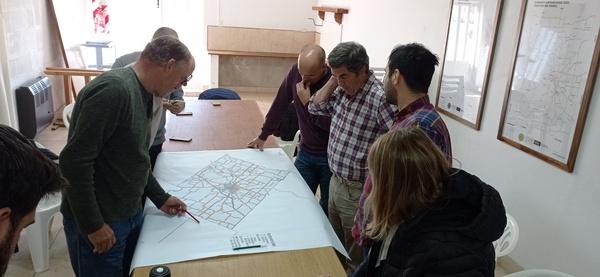 Argentina - GPS lácteo: Crean el mapa de los caminos rurales del sector lechero bonaerense - Image 1
