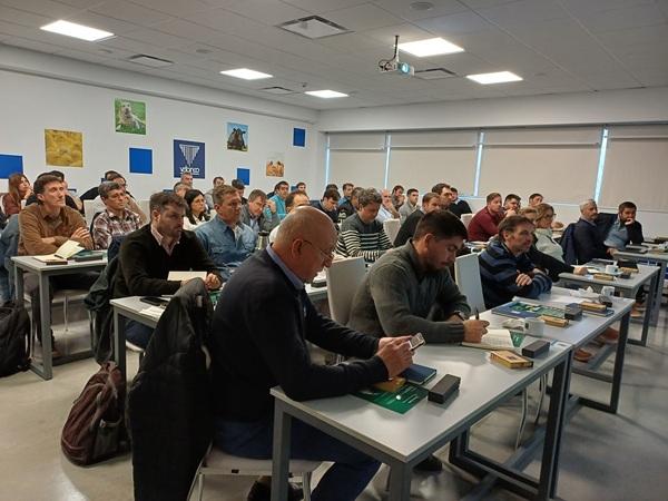 Vetanco realizó un Workshop sobre Micoplasmosis Aviar con foco en el segmento de Ponedoras Comerciales - Image 2