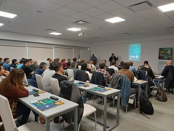 Vetanco realizó un Workshop sobre Micoplasmosis Aviar con foco en el segmento de Ponedoras Comerciales - Image 1