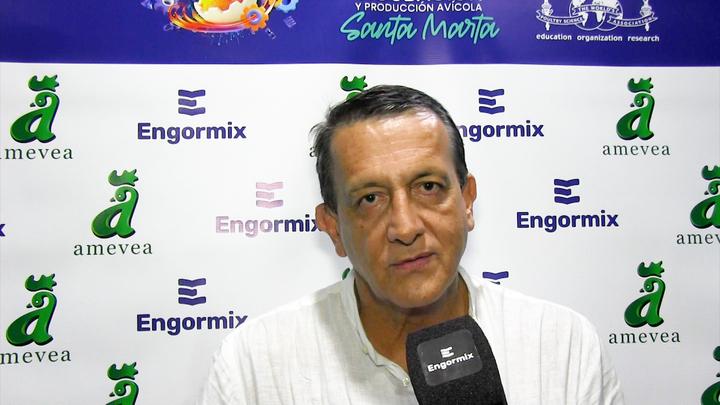 Iluminación enfocada a pollos de engorde y reproductoras