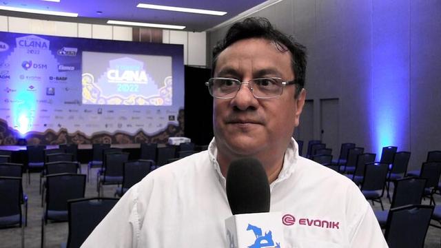 Como mejorar la producción avícola: Roberto Santiago