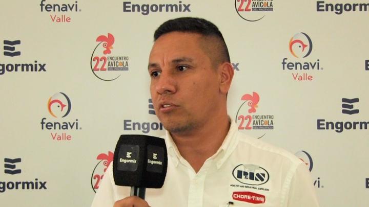 Capacitación y soporte en sistemas avícolas automatizados