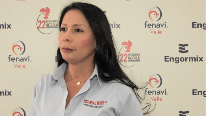 Beneficios del agua de calidad en la producción avícola, Catherine Avellaneda