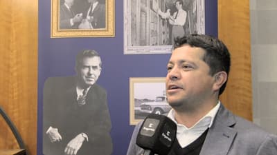 Hy-Line otorga Premio por Alta Productiva en Guatemala, Oscar Gil