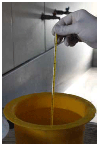 Control de la temperatura del agua para la preparación de leche en polvo o sustituto