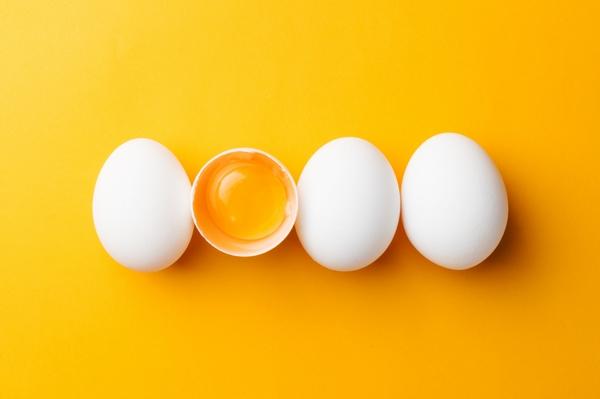 Análisis de la problemática de huevo con sangre en gallinas y propuestas de soluciones - Image 1