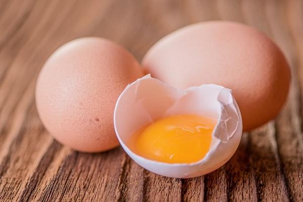 Producción y calidad de huevos en gallinas de edad avanzada y sometidas a estrés térmico - Image 1