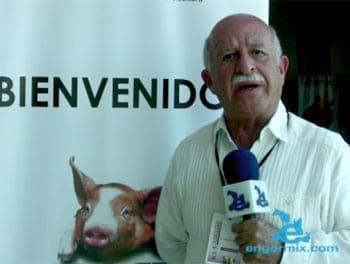 Personal capacitado y motivado en la producción de cerdos. MVZ. Juan José Maqueda en Porciandina 2009